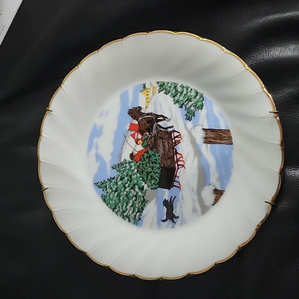 Collectible Decorative Christmas Plate